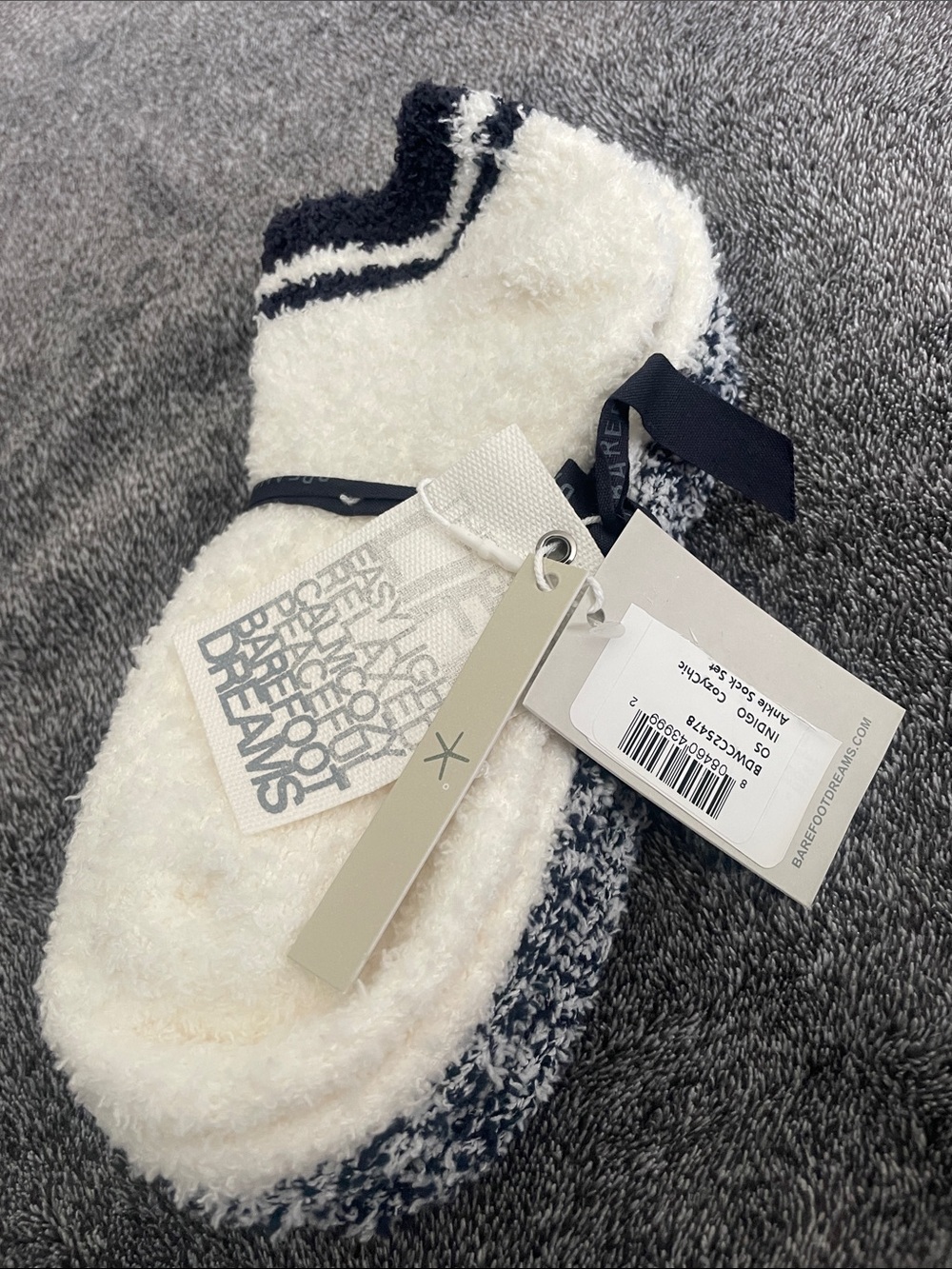 Barefoot Dreams White & Navy Plush Ankle Socks 🧦